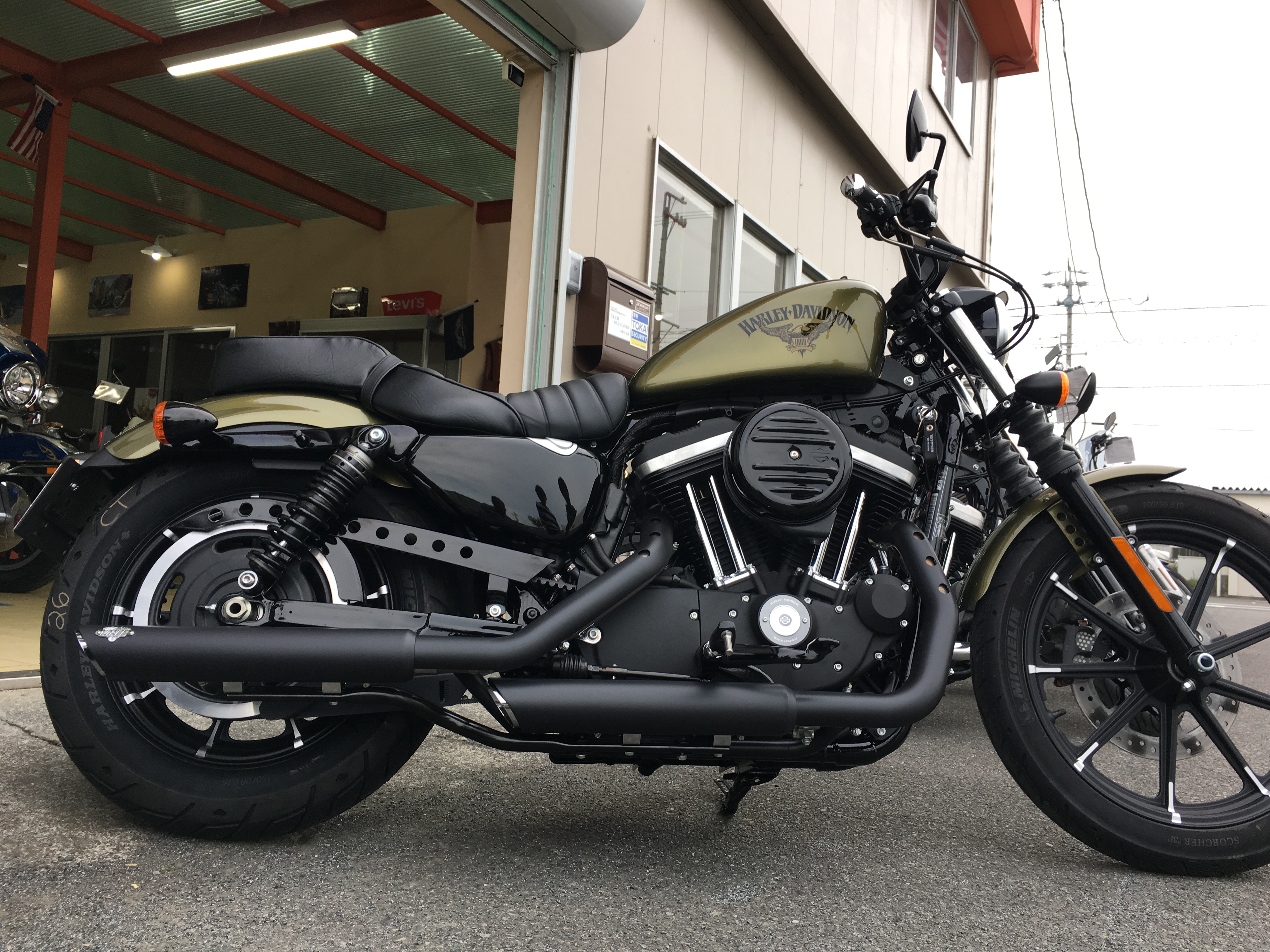 アッパーハイツ ロビン 23 プラチナ ブラック グレー ワイド ダメージ加工 アメリカバイク輸入専門店｜Barnfindバーンファインド | 41STD
